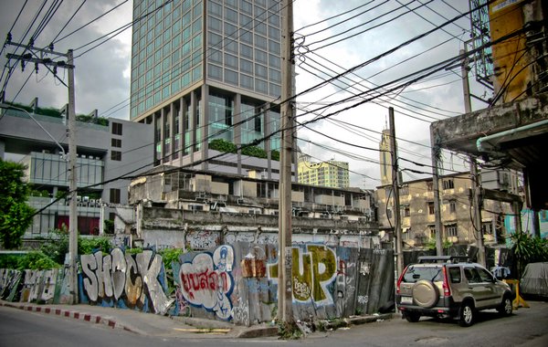 Bangkok graffiti