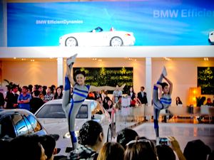 BMW show acrobat girls