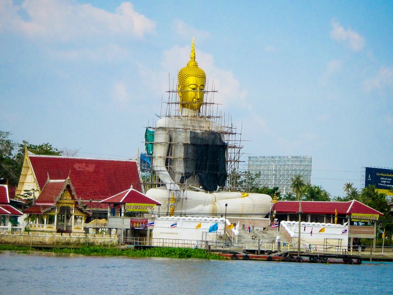 Koh Kret - Buddha in process