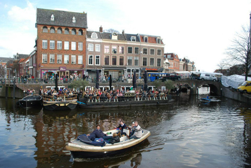 Boating on a sunny day in Leiden