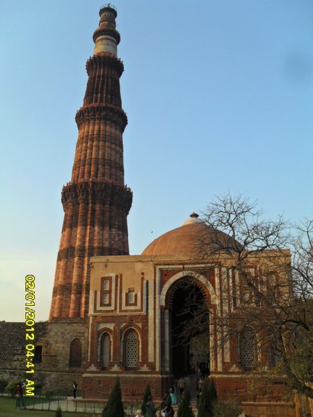 Minaret in Delhi and Mosque