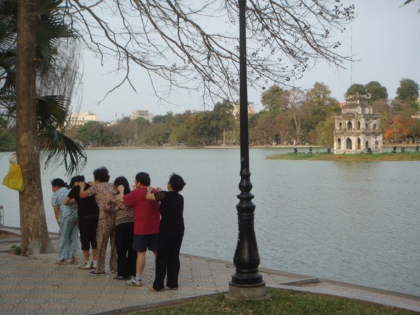 Avondgymnastiek in Hanoi