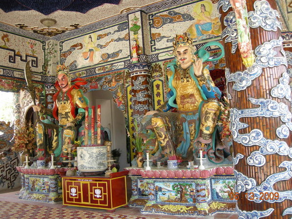 Inside Linh Phuoc Pagoda