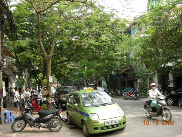 our street - Pho Ham Long