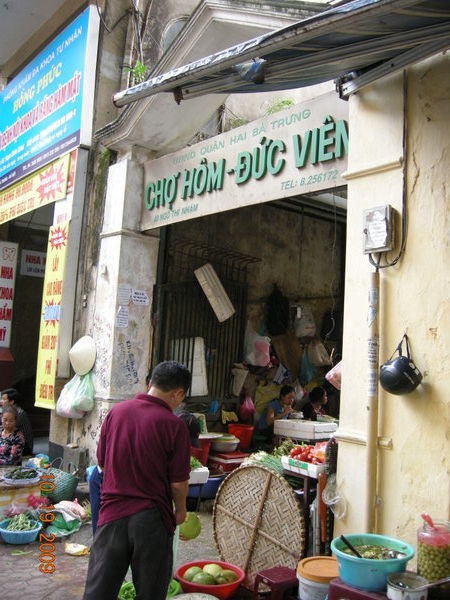 Cho Hom: Our neighborhood market 