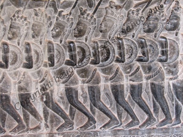 Angkor Wat - intricate army sculpting