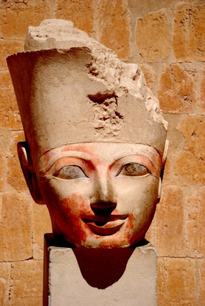 Temple of Hatshepsut  her face cut
