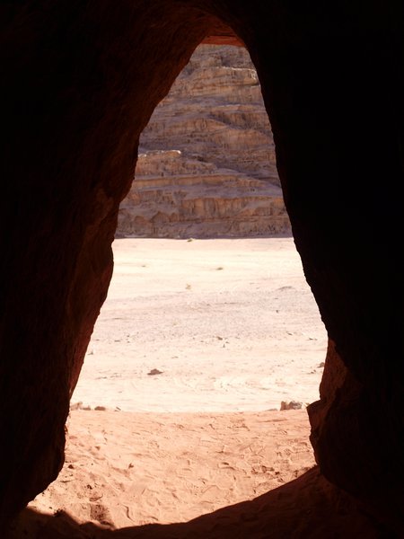 Wadi Rum (being a tourist) - cave