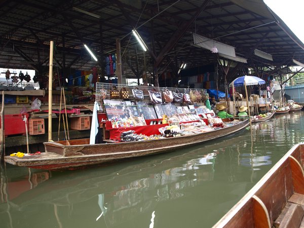 Damnoen Saduak - floating markets