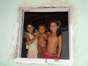 Children in Paulino Neves