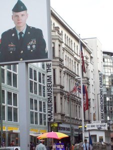11c.Berlin-Check Point Charlie