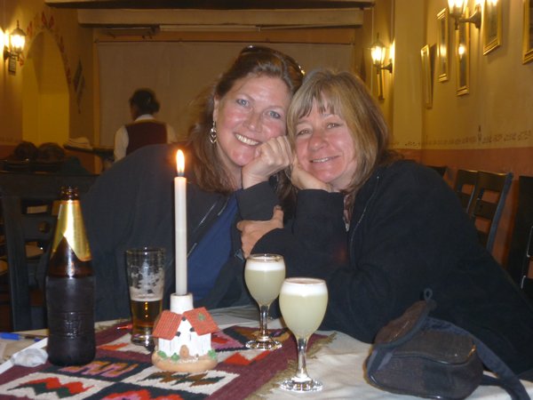 Jennie and Conny drinking Pisco Sours