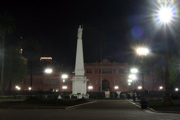 Plaza de Mayo by night