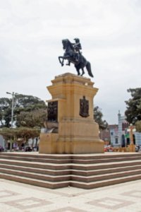Obligatory man on horse statue, Pisco