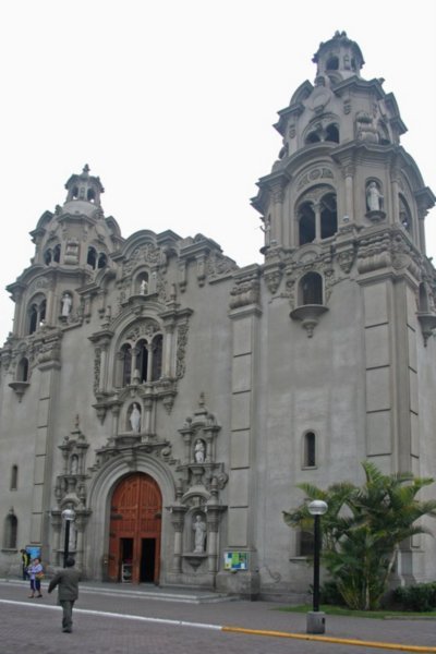 Iglesia de la Virgen Milagrosa, Miraflores