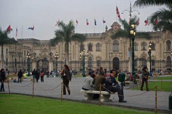 Palacio de Gobierno, Plaza de Armas