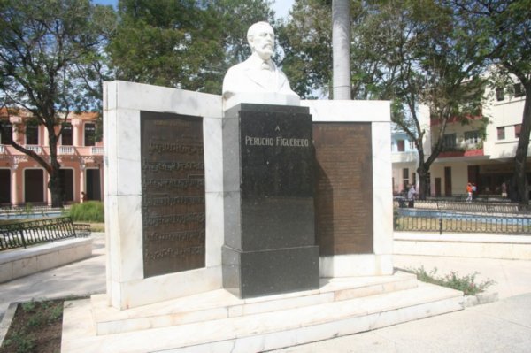 Bust of Perucho Figueredo