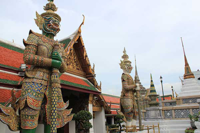 Yaksha keeping watch over Wat Phra Kaew