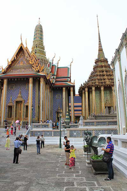 Prasat Phra Thep Bidon