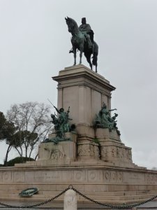 Statue of Garibaldi overlooking the city of Roma