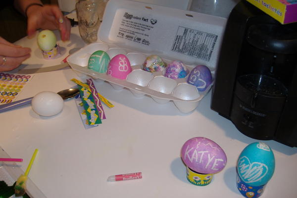 Colouring easter eggs!