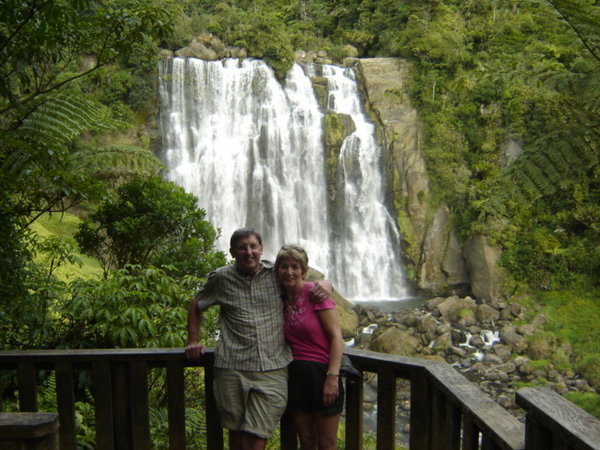 Marakopa Falls, Waitomo