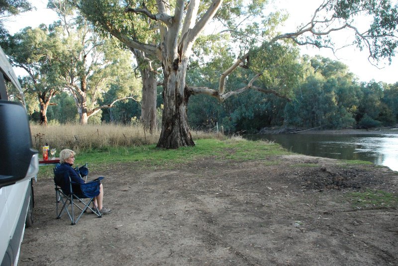 Freedom Camp by the Murray River at Police Paddocks