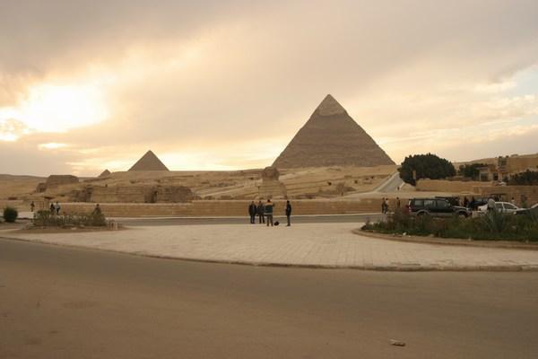 You-know-what (again), Giza