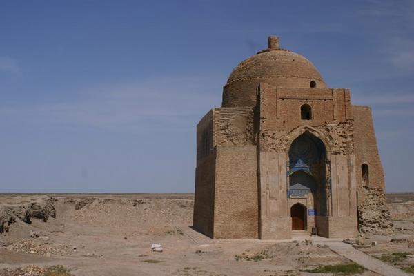 Another lonesome mausoleum