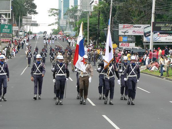 One of the many Independencia parades in Panama City