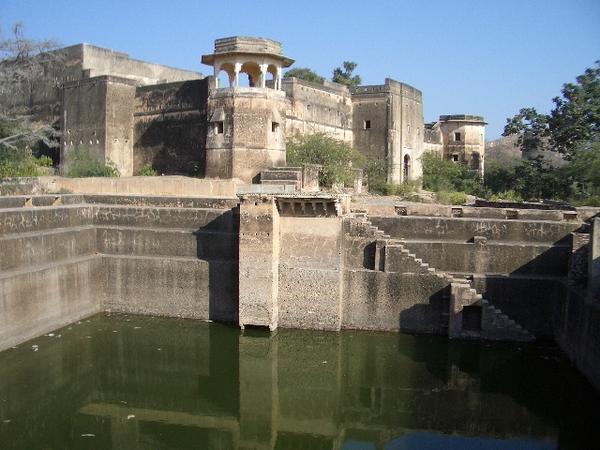 Bundi Fort - Ancient Bathing Tank