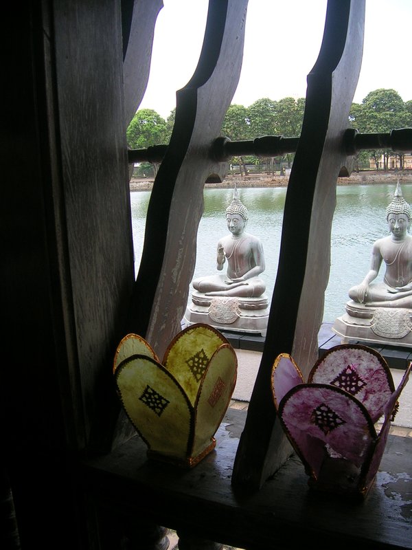 More Buddhas.