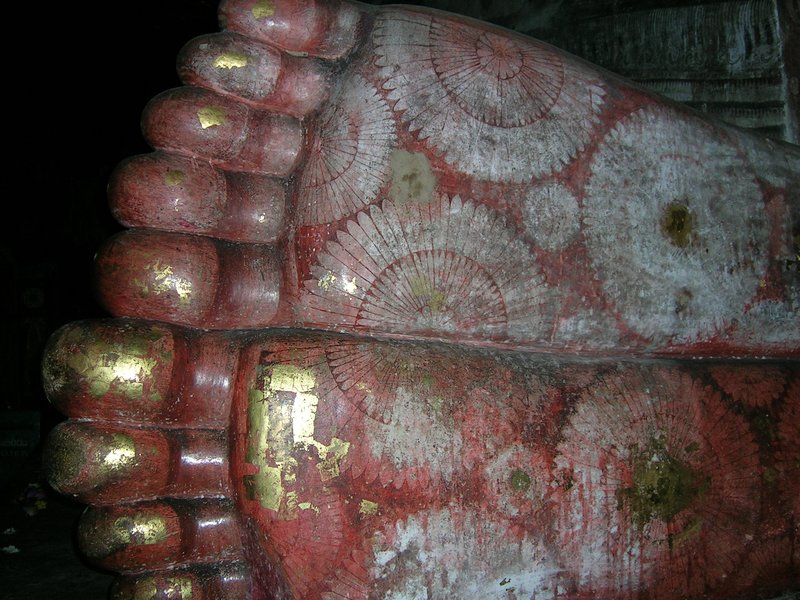 Buddhas feet