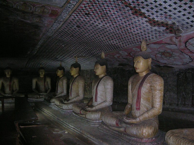 More meditative Buddhas.
