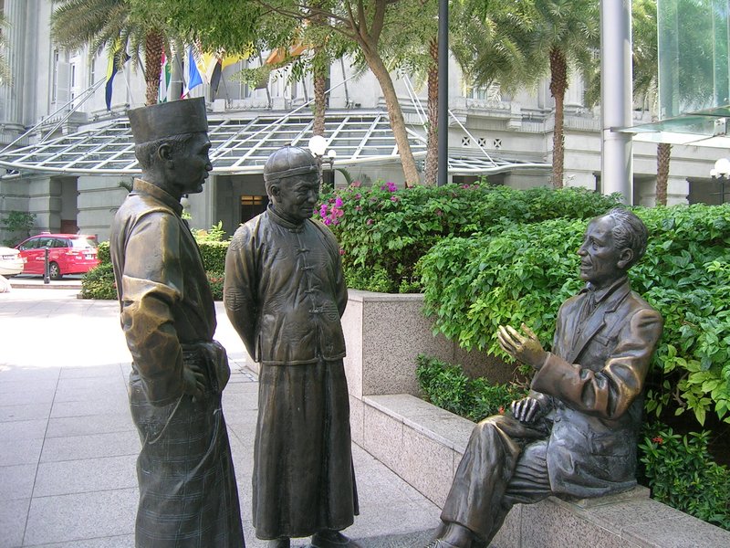 Some friends of mine near the Asian Civilizations museum, Singapore.