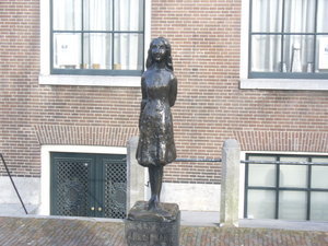 "Anne Frank"