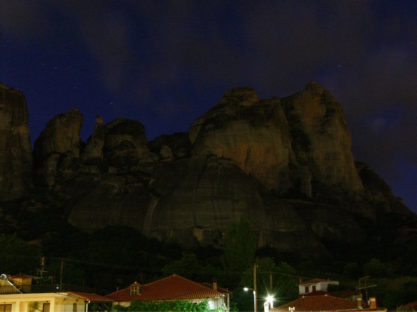 Meteora by night