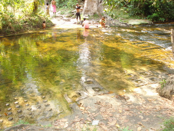 River of a thousand Lingas