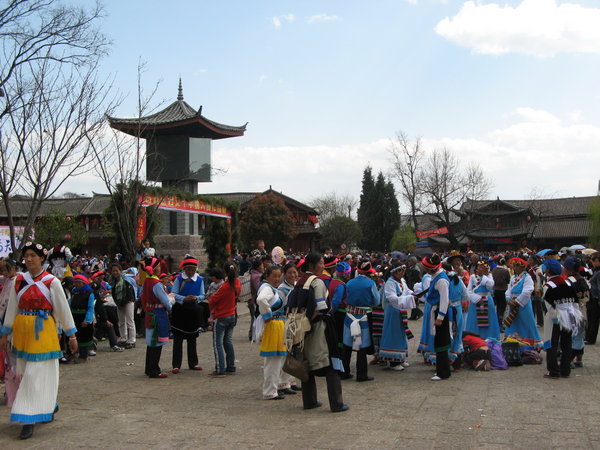Forskellige minoriteter en del af gadebilledet i Lijiang
