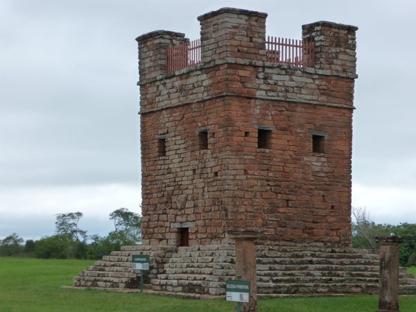 Tower for settlement defences