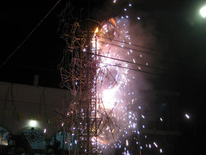 These two photos show the structure of the pyro display.  Each side is lit in turn.