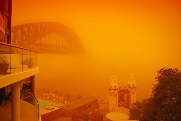 Sydney Bridge Dust Storm