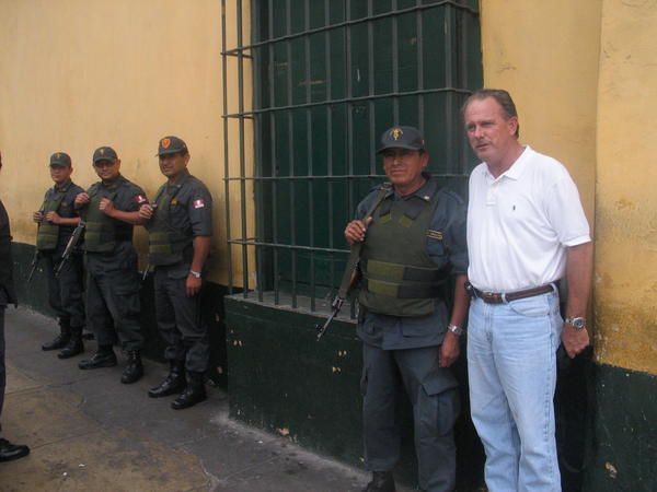 Bill and the Peruvian soldiers