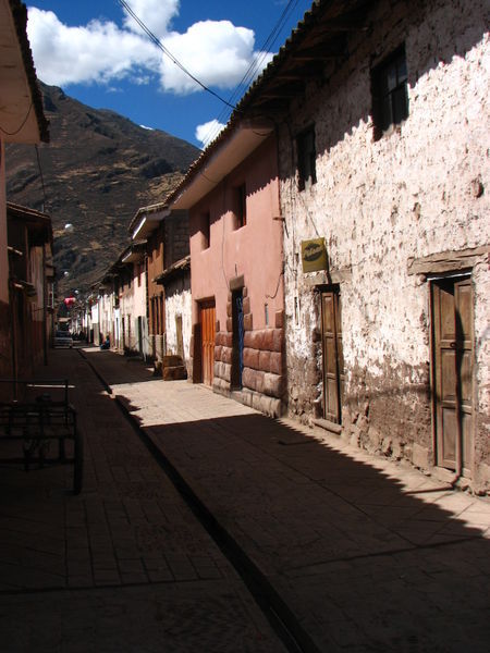 A typical alley at the village of Pisac