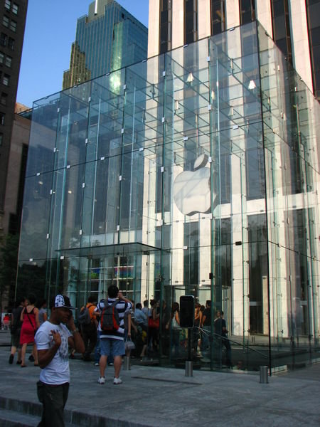 Apple Store near Park Avenue