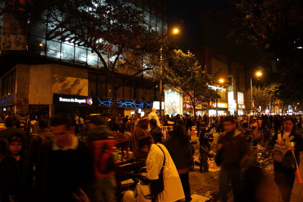 Night market at the Avenida Septima.