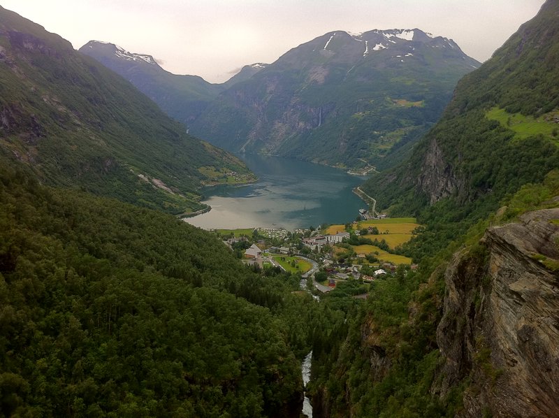 Making our way into Geiranger.