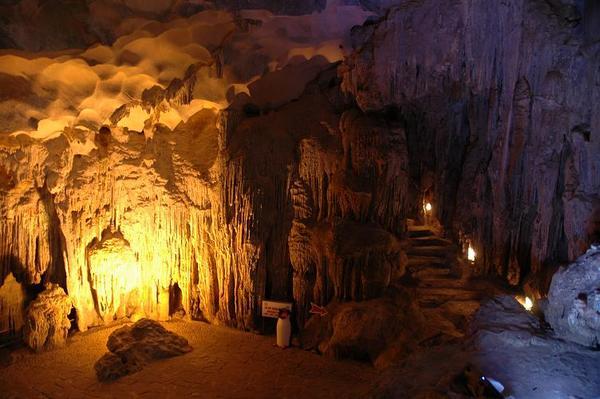 Grotte d'Halong Bay