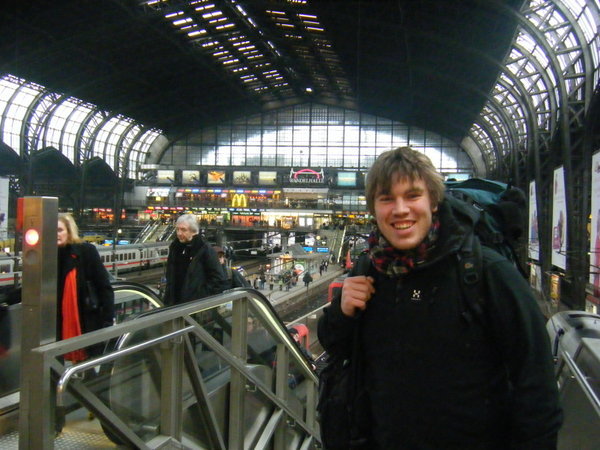 Tog stationen i Hamburg