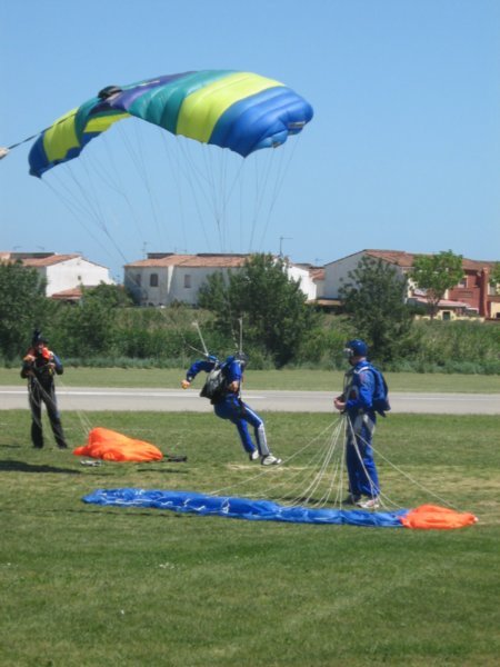 Skydivers 015